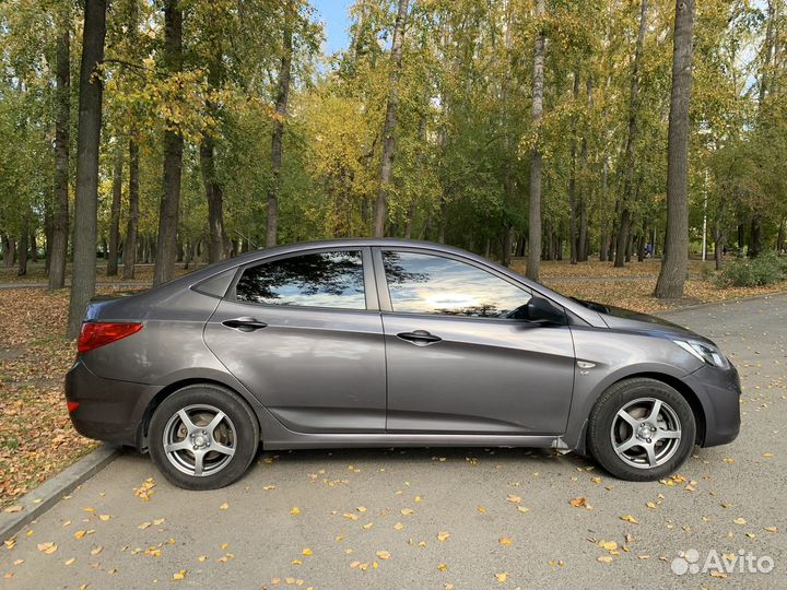 Hyundai Solaris 1.6 AT, 2011, 268 900 км