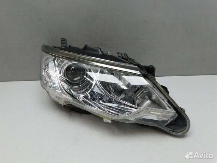 Фара правая Toyota Camry