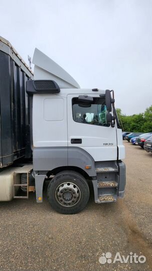 Mercedes-Benz Axor 1835 LS с полуприцепом, 2011