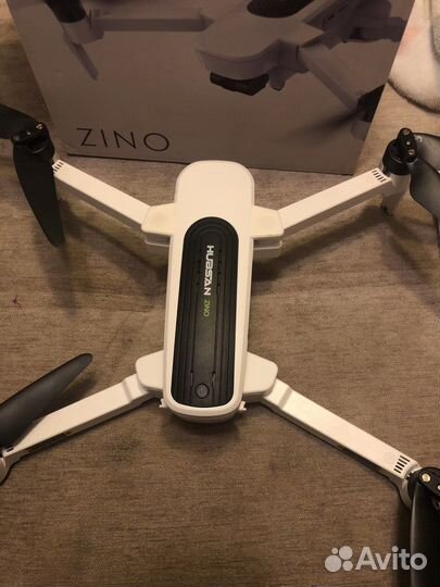 Квадрокоптер Hubsan zino