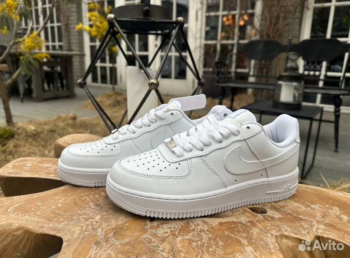 Nike air force 1 low white