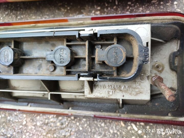 Задний правый фонарь форд курьер транзит фиеста