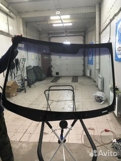 Лобовое стекло на Hyundai Elantra