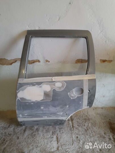 Дверь задняя с chevrolet niva (левая)