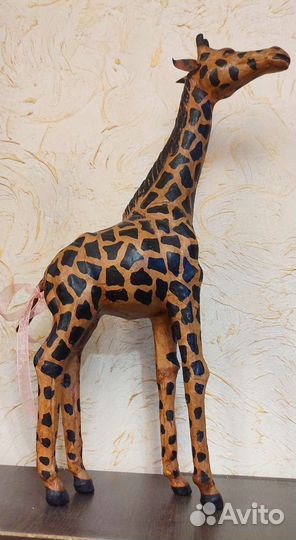 Статуэтки натуральная кожа