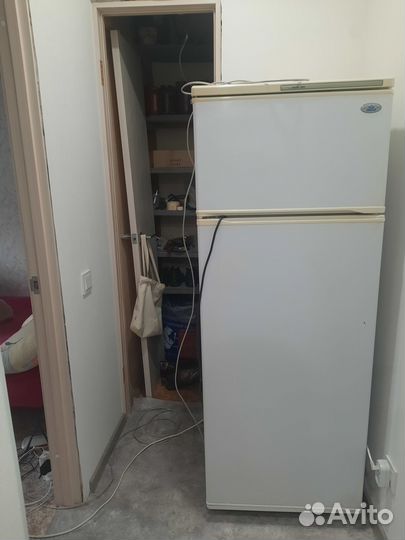 Холодильник Атлант б/у в хорошем состоянии