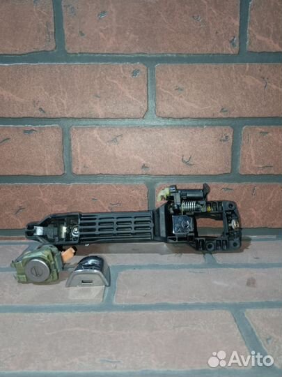 Ручка двери внешняя toyota mark II GX115 1G-FE FR/RH