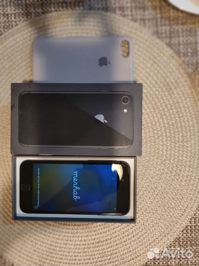 iPhone 8, 64 ГБ