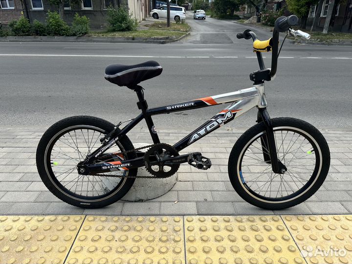 Продаю bmx алюминиевый атом Striker