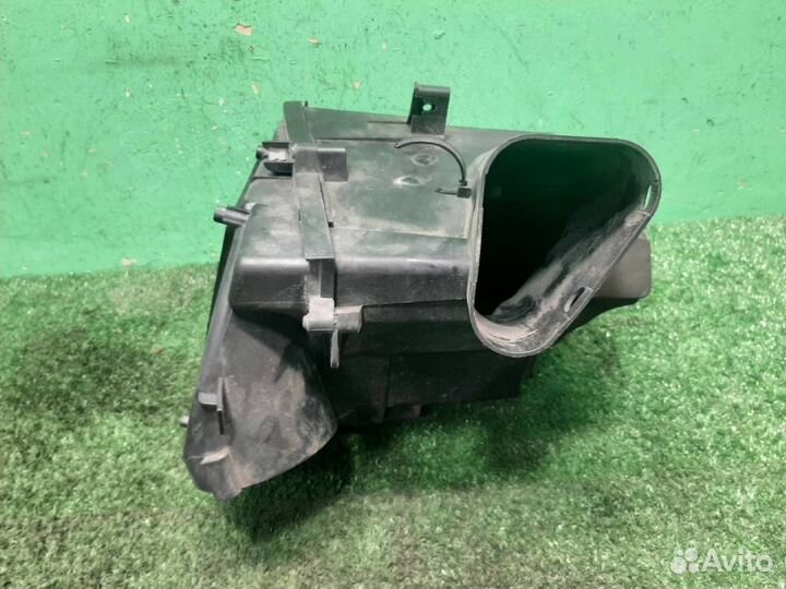 Корпус воздушного фильтра Volvo XC90 2006