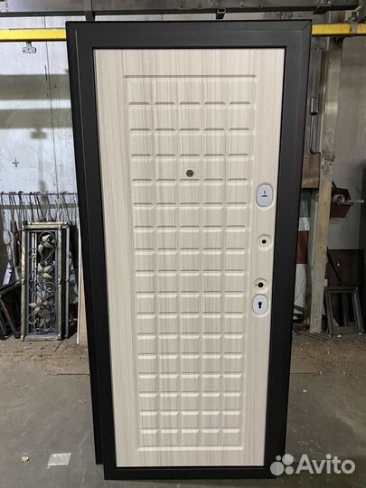 Дверь входная