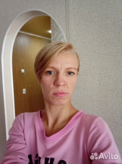 Официант, расклейщик объявлений, вы кладка товара