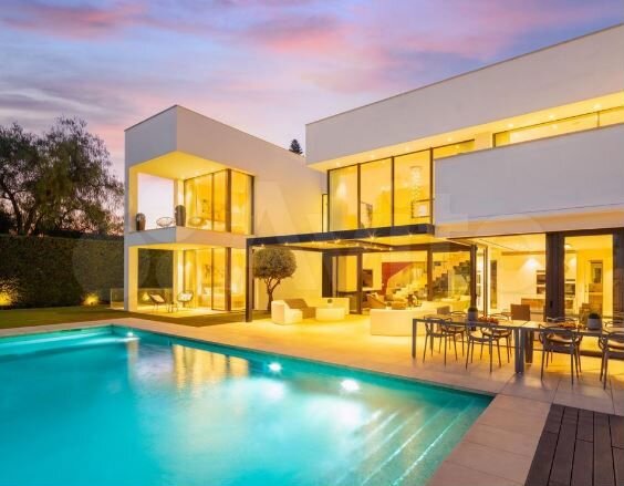 Коттедж 275 м² на участке 5 сот.