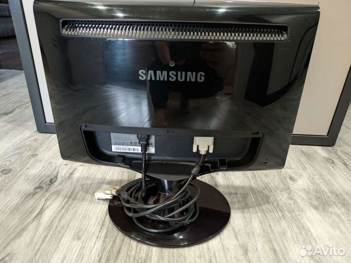 Монитор Samsung T200