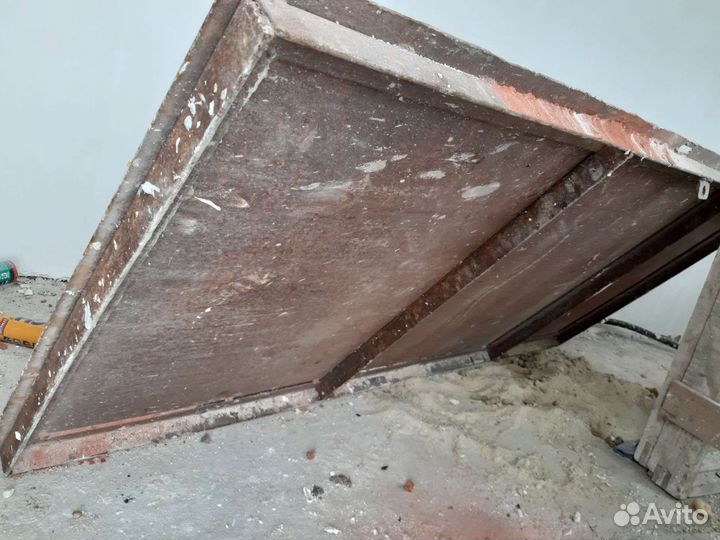 Железная входная дверь бу