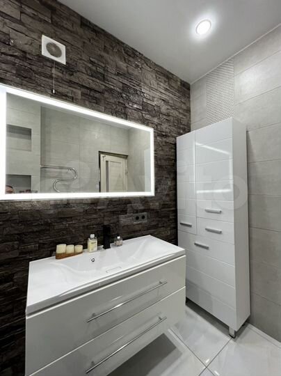 2-к. квартира, 61 м², 11/15 эт.