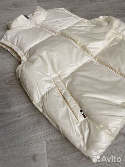 Tommy hilfiger жилетка новая оригинал р.S