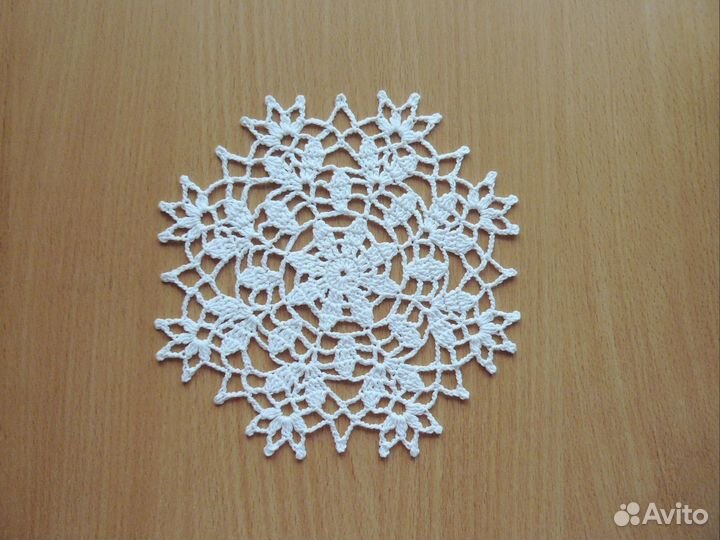 Вязаные снежинки, цветы