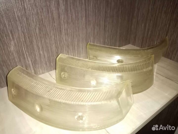 Стекла на фонари передние и задние Газ-21 