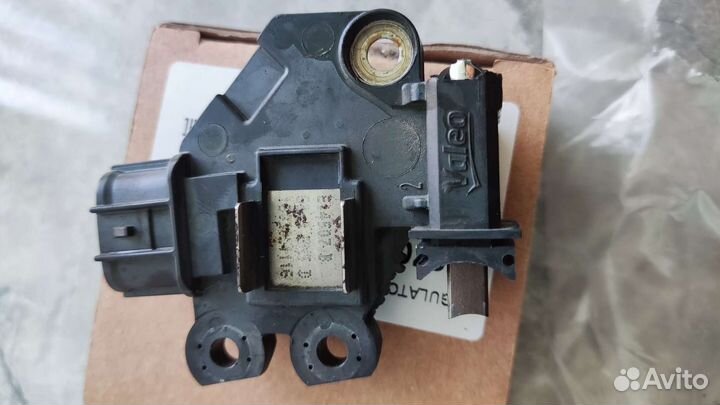 Реле-регулятор генератора 373702A400 Hyundai-KIA