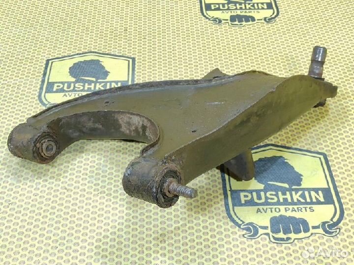 Рычаг задний нижний правый Nissan Pathfinder