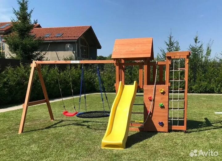 Детская площадка с песочницей