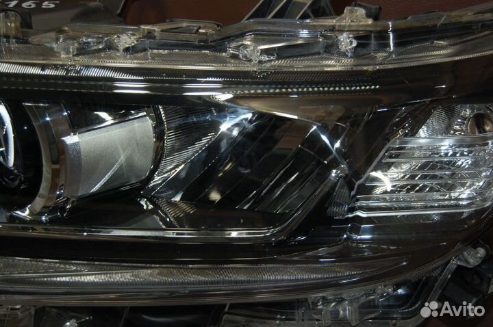 Фара левая - Toyota Land Cruiser Prado 150