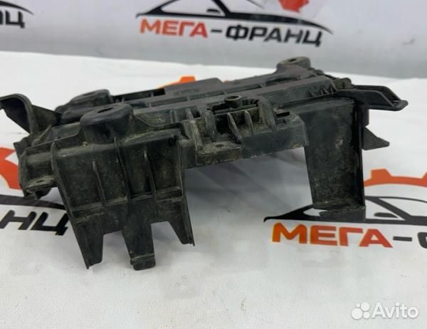 Крепление аккумулятора Opel Corsa 2009