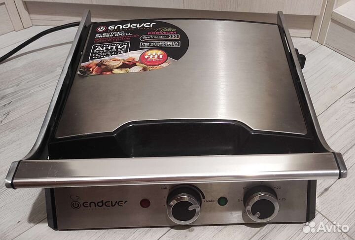 Электрогриль Endever Grillmaster 230 черный