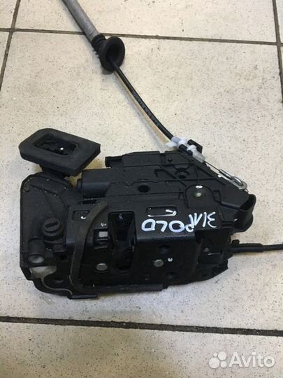 Замок дверной задний левый Volkswagen Polo 5