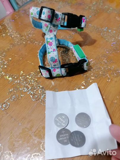 Шлейка светящаяся новая белая