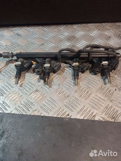 Топливная рампа Peugeot 308 1.6 i