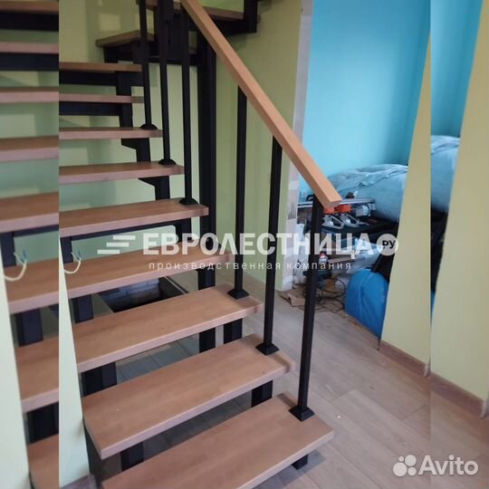 Лестница в дом на второй этаж