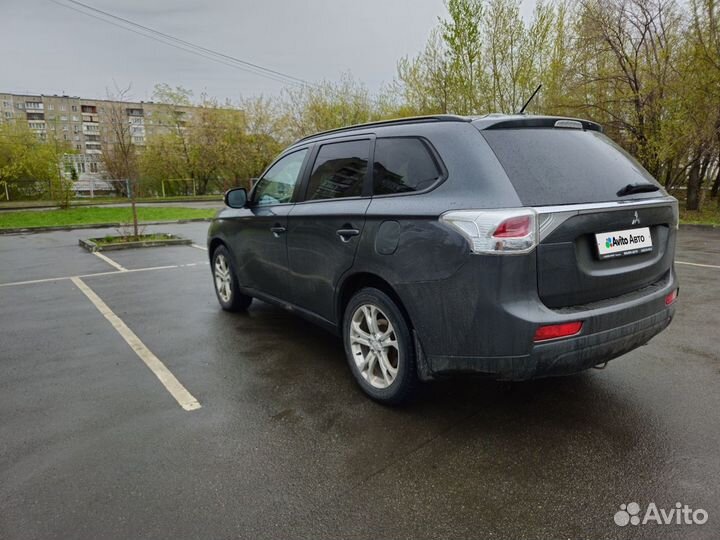 Mitsubishi Outlander 2.0 CVT, 2013, 190 000 км