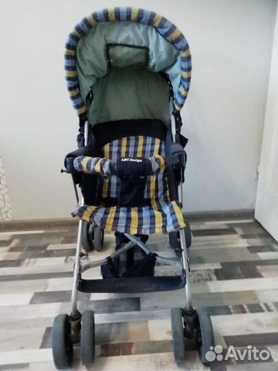Удобная, компактная и легкая прогулочная коляска