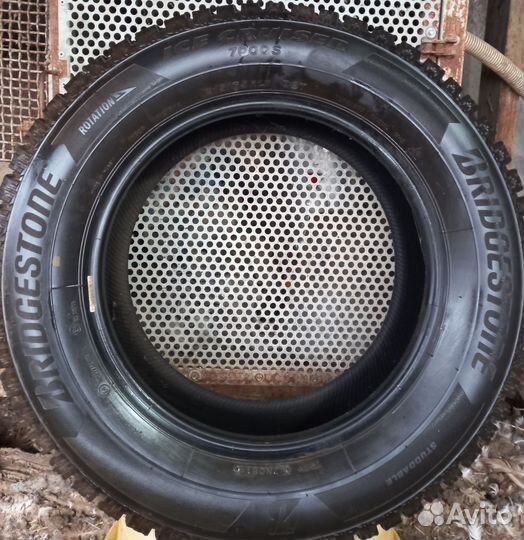 Bridgestone Ice Cruiser 7000S 215/65 R16