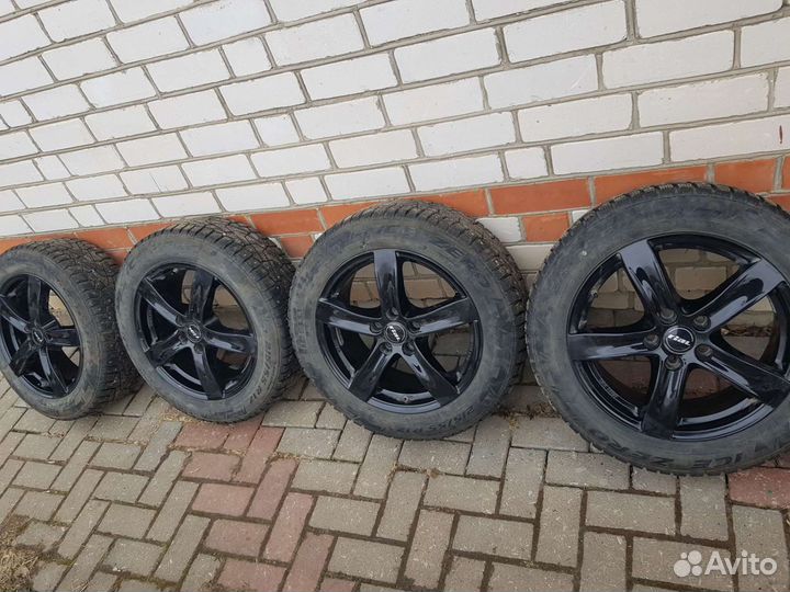 Pirelli Scorpion Ice Zero 2 255/55 R17