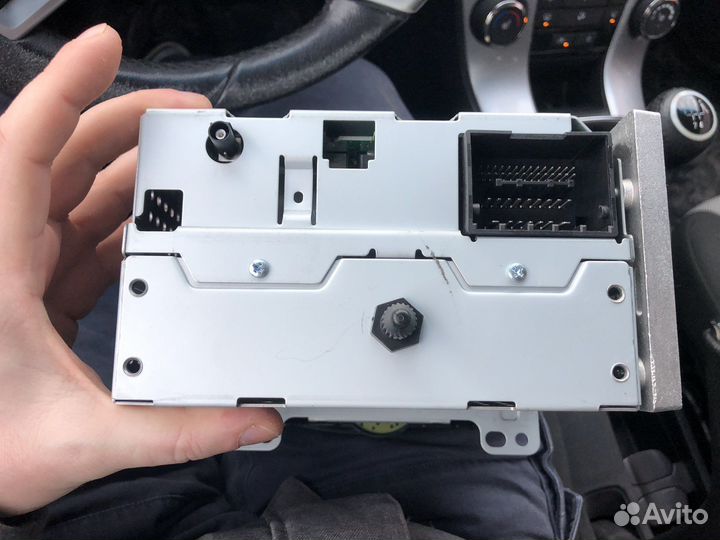 Штатная магнитола на chevrolet cruze