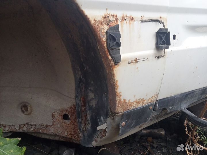 Крыло левое Audi 100 C3