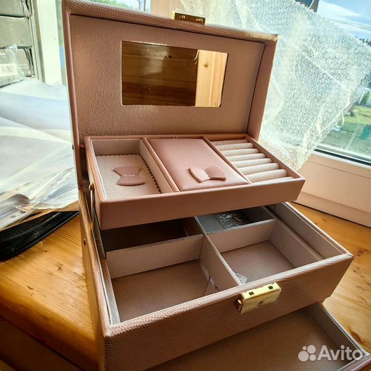 Шкатулка для украшений бледно-розовая