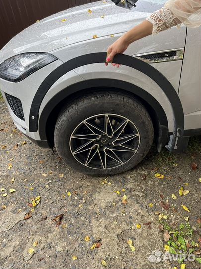 Накладка крыла jaguar e-pace 2019