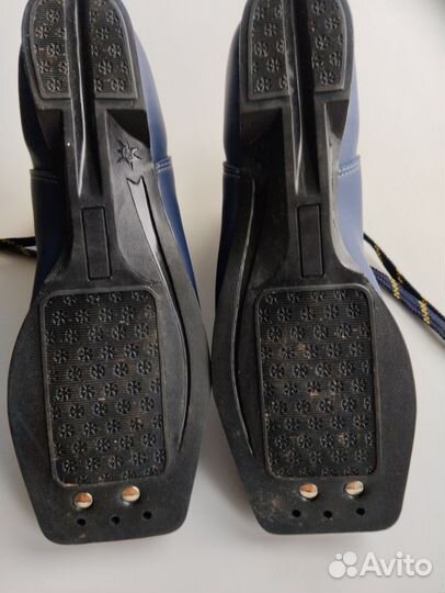 Коньки, лыжные ботинки