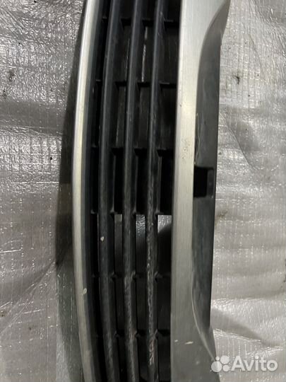 Решетка радиатора Renault Laguna 2