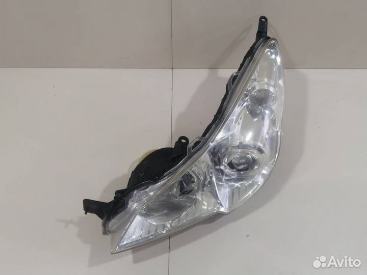 Фара левая Subaru Outback