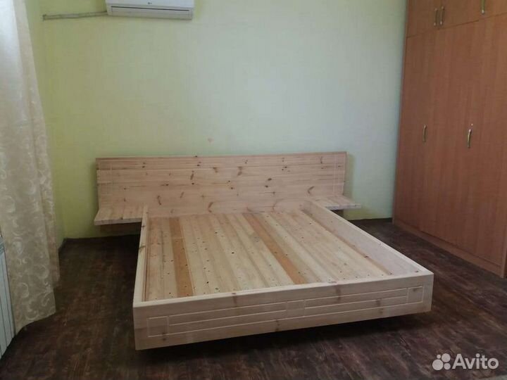 Кровать