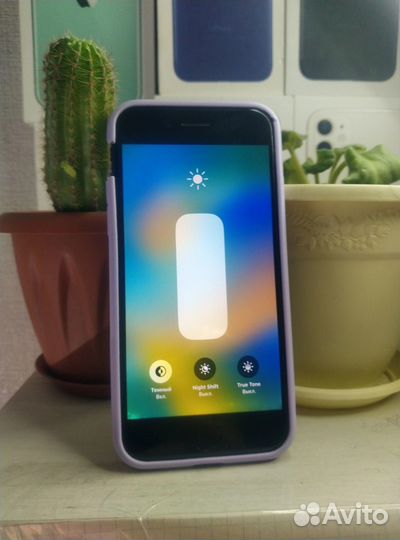 iPhone 8, 64 ГБ