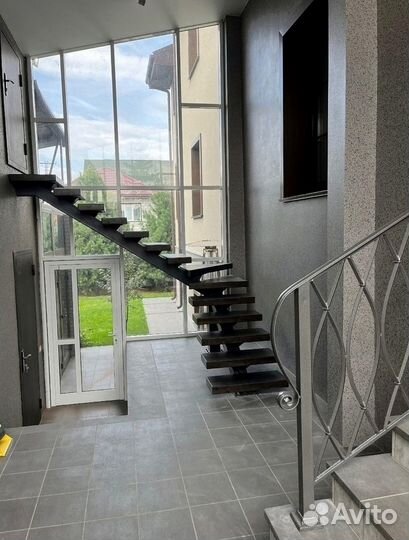 Лестница на второй этаж под ключ