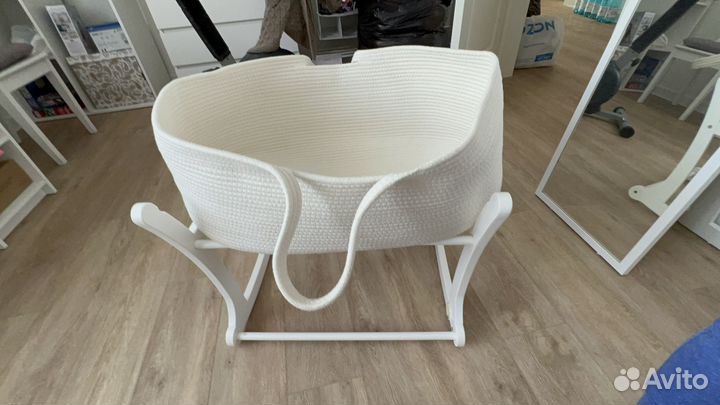 Корзина переноска для новорожденных с подставкой