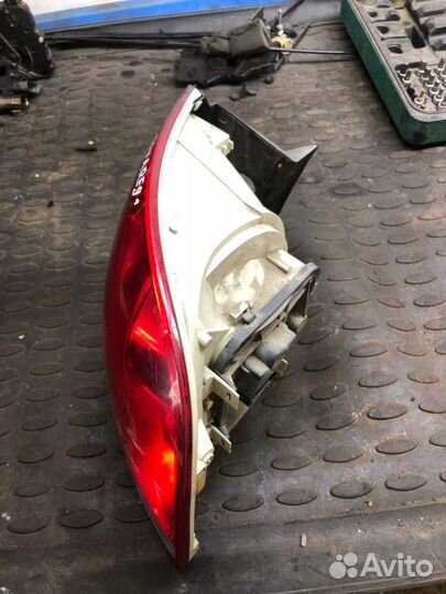 Стоп-сигнал правый Volkswagen Touareg 7L6