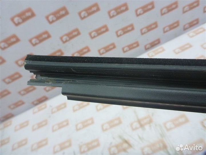 Уплотнитель стекла двери бархотка задний правый